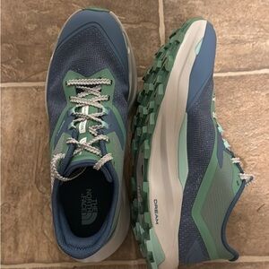 The North Face Women’s Infinite 3 Hiking Shoe Women’s size 10